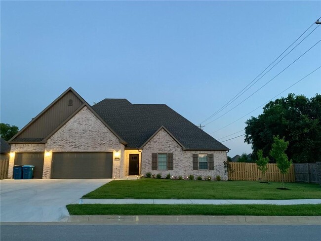 1911 SW Nottingham Ave in Bentonville, AR - Building Photo - Building Photo