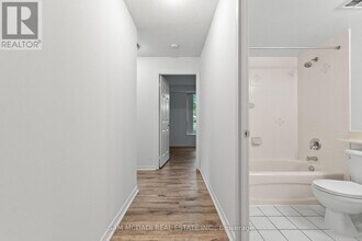 20 Olive Ave in Toronto, ON - Building Photo - Building Photo