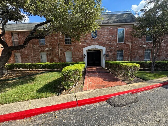 7500 Callaghan Rd in San Antonio, TX - Building Photo - Building Photo