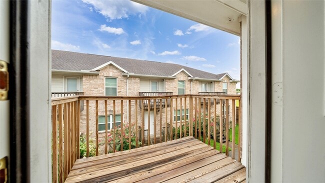 property at 11905 Algonquin Dr