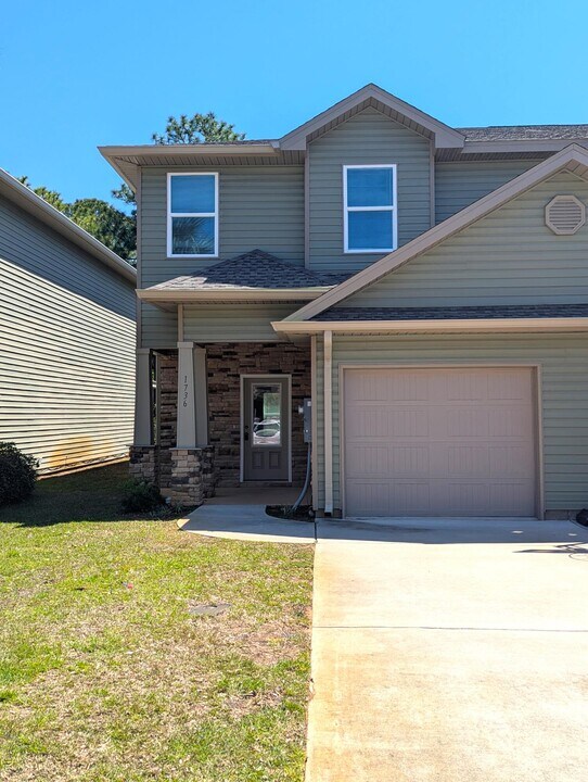 1736 Sound Haven Ct in Navarre, FL - Building Photo