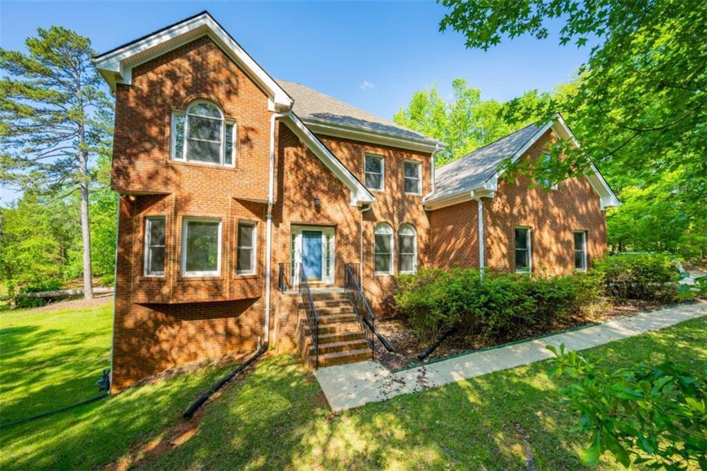 219 Deerhill Dr in Bogart, GA - Building Photo