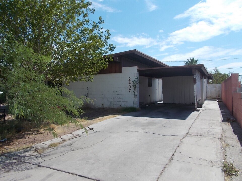 2407-2407 S 15th St in Las Vegas, NV - Building Photo
