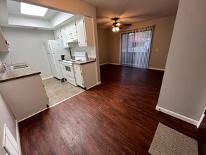 411 Woodside Trail, Unit Unit #D-2 in Decatur, IL - Building Photo - Building Photo