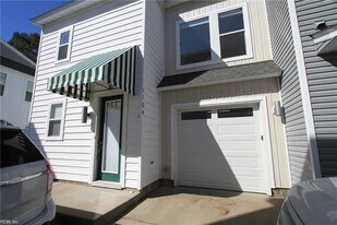 1104 Mediterranean Ave in Virginia Beach, VA - Building Photo