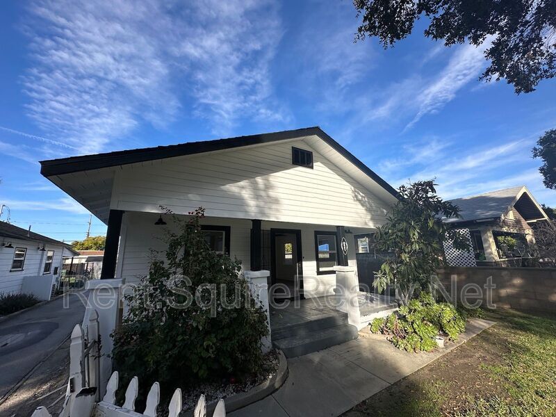 821 N San Gabriel Ave in Azusa, CA - Building Photo