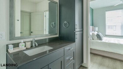 91 Jensen Dr, Unit 3357 in Houston, TX - Building Photo - Building Photo