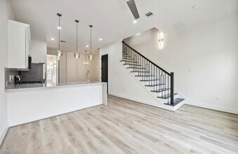 7980 Angus St in Houston, TX - Building Photo - Building Photo
