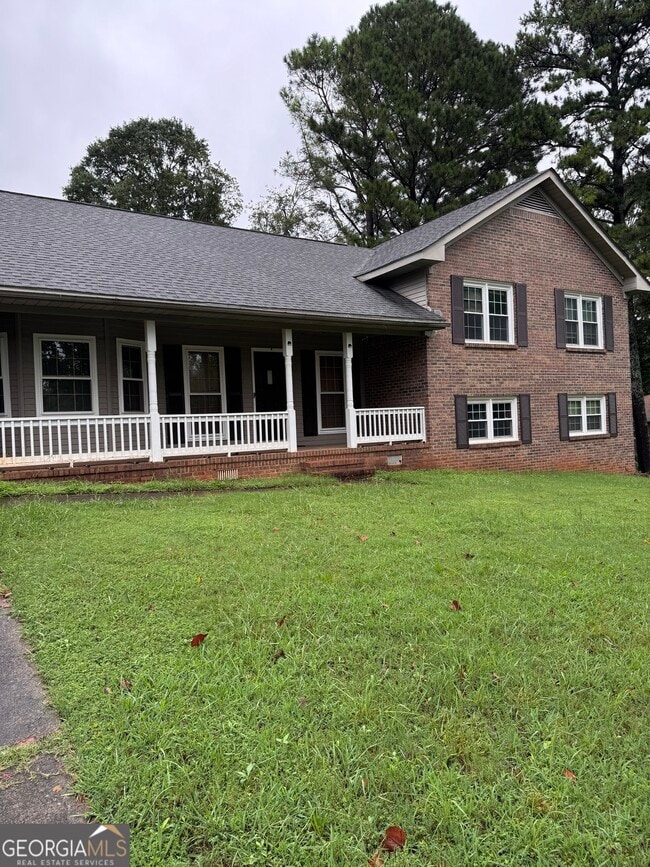 property at 532 Villa Dr SW