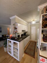 1020 Granville Ave in Los Angeles, CA - Building Photo - Building Photo