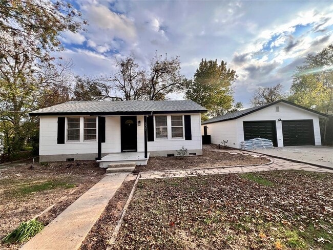 property at 307 W Gibson