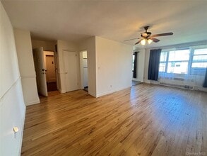 320 Atlantic Ave in East Rockaway, NY - Building Photo - Building Photo