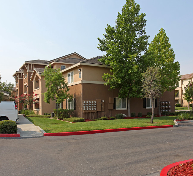 Terracina Meadows in Sacramento, CA - Foto de edificio - Building Photo