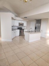 387 Blue Bayou Dr in Kissimmee, FL - Building Photo - Building Photo