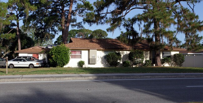 2727 Fort Worth St in Sarasota, FL - Building Photo - Building Photo