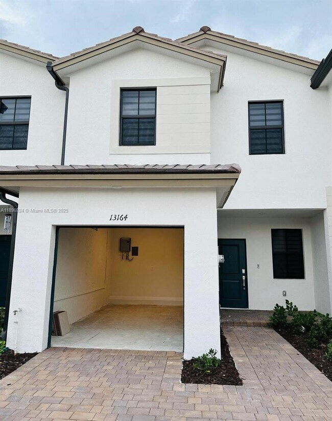 23141 SW 131st Ave in Goulds, FL - Building Photo - Building Photo
