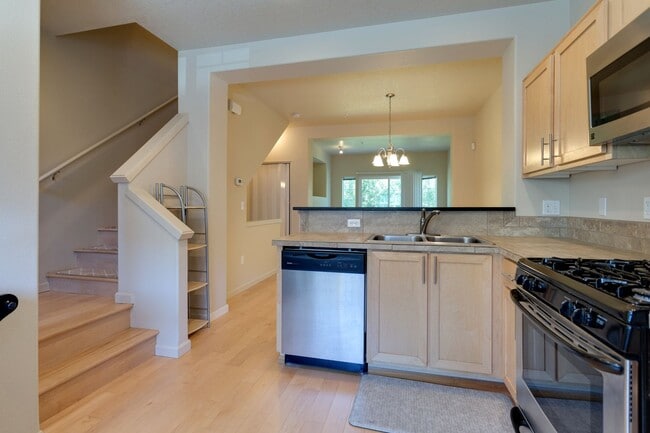 300 NW 116th Ave