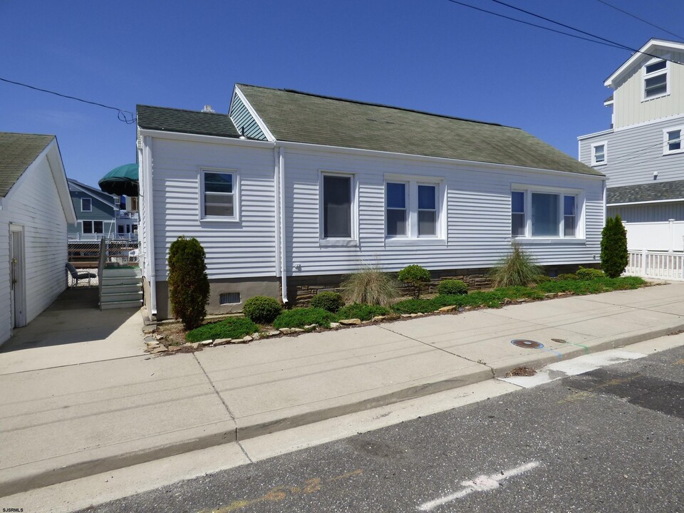 110 W 10th St in Ocean City, NJ - Foto de edificio