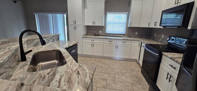 643 Marion Oaks Trail in Ocala, FL - Building Photo - Building Photo