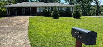 901 4th Ave NE in Jacksonville, AL - Building Photo