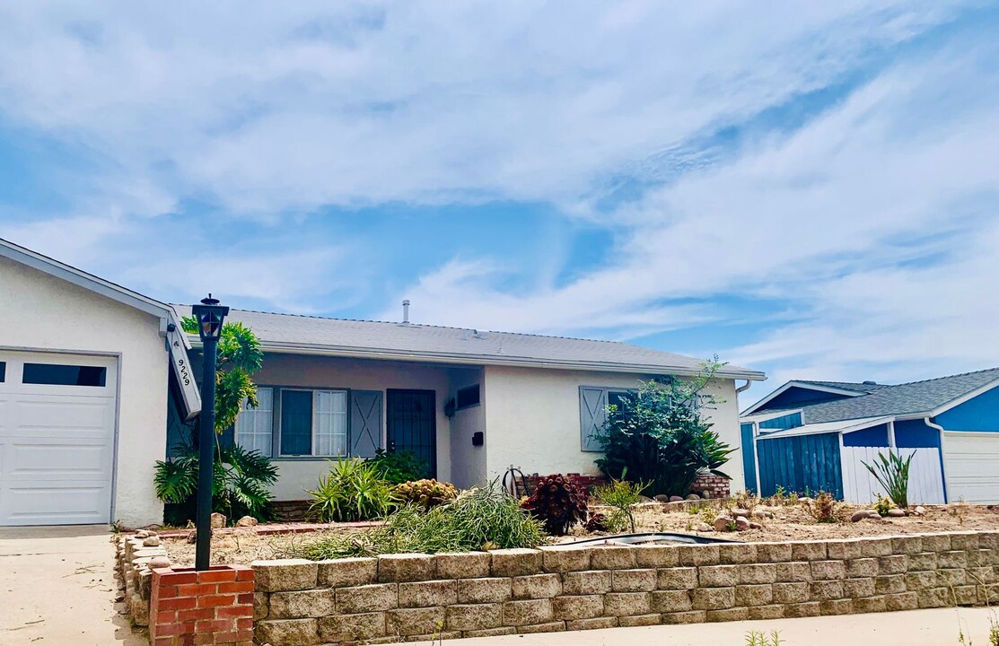 9229 Penmar Rd in Santee, CA - Foto de edificio