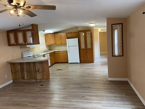17909 16th St in Live Oak, FL - Building Photo - Building Photo