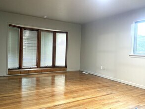 810 Manresa Ln in Florissant, MO - Building Photo - Building Photo