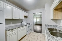 5109 Clover St photo'