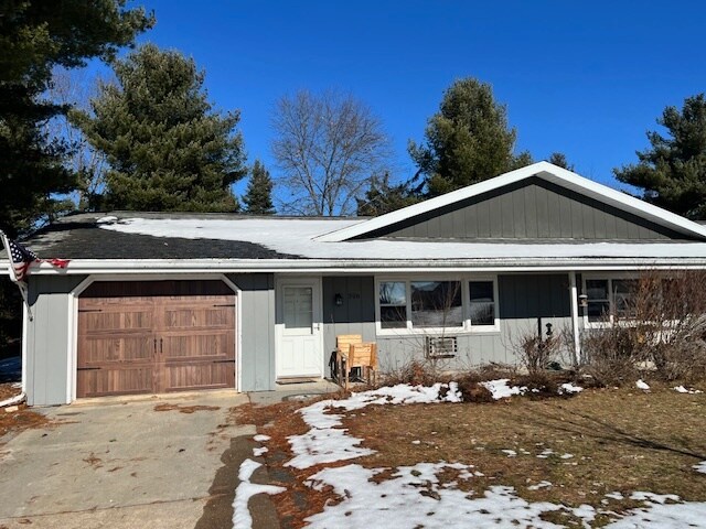 326 Green Meadow Dr, Unit 326 in Wautoma, WI - Foto de edificio