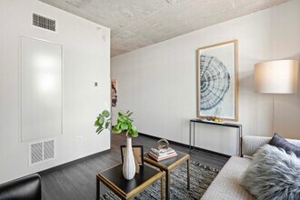 152 N Ashland Ave in Chicago, IL - Building Photo - Building Photo
