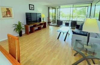 500 Lunalilo Home Rd in Honolulu, HI - Building Photo - Building Photo