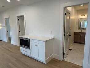 7 Bennett St, Unit 1 in Medford, MA - Foto de edificio - Building Photo