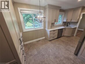 4 Mississauga Rd in St Catharines, ON - Building Photo - Building Photo