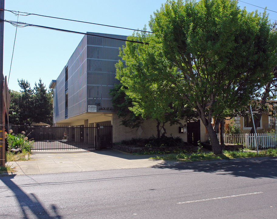 The Jack of Diamonds in San Mateo, CA - Building Photo