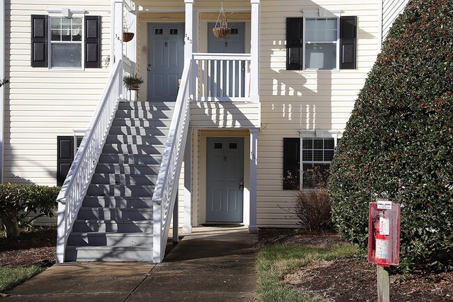 139 Schultz St in Chapel Hill, NC - Building Photo - Building Photo