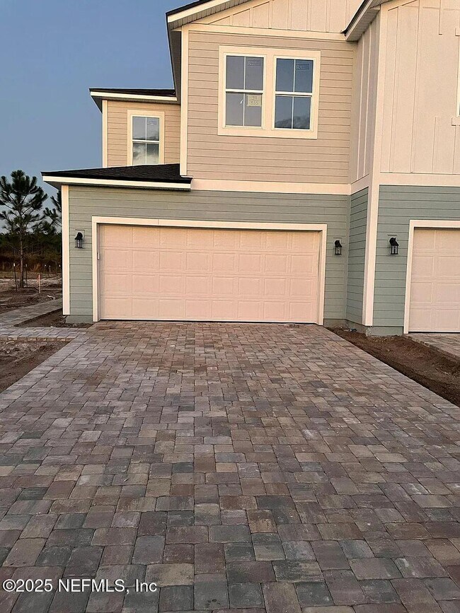 property at 355 Brandon Lks Dr
