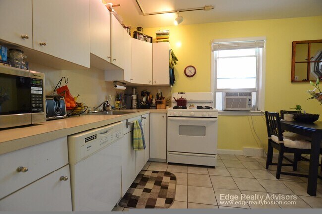 151 Nonantum St, Unit 1