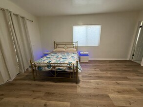 25446 Lane St in Loma Linda, CA - Foto de edificio - Building Photo