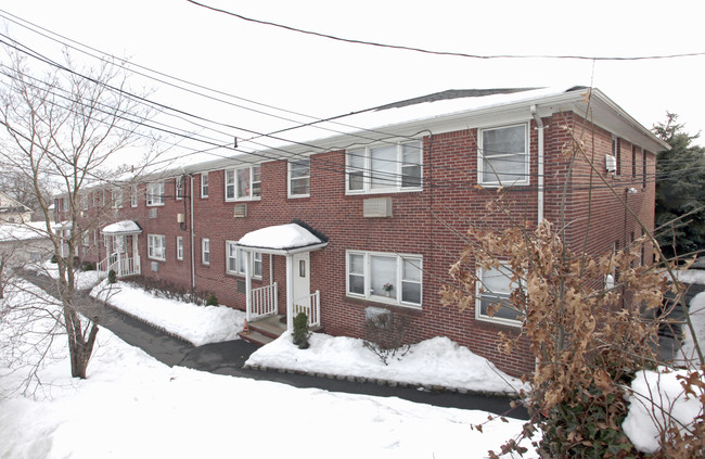 1136 Hand Pl in Elizabeth, NJ - Building Photo - Building Photo