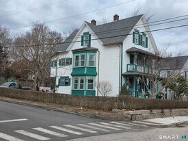 22 Stillman Ave in Stonington, CT - Building Photo