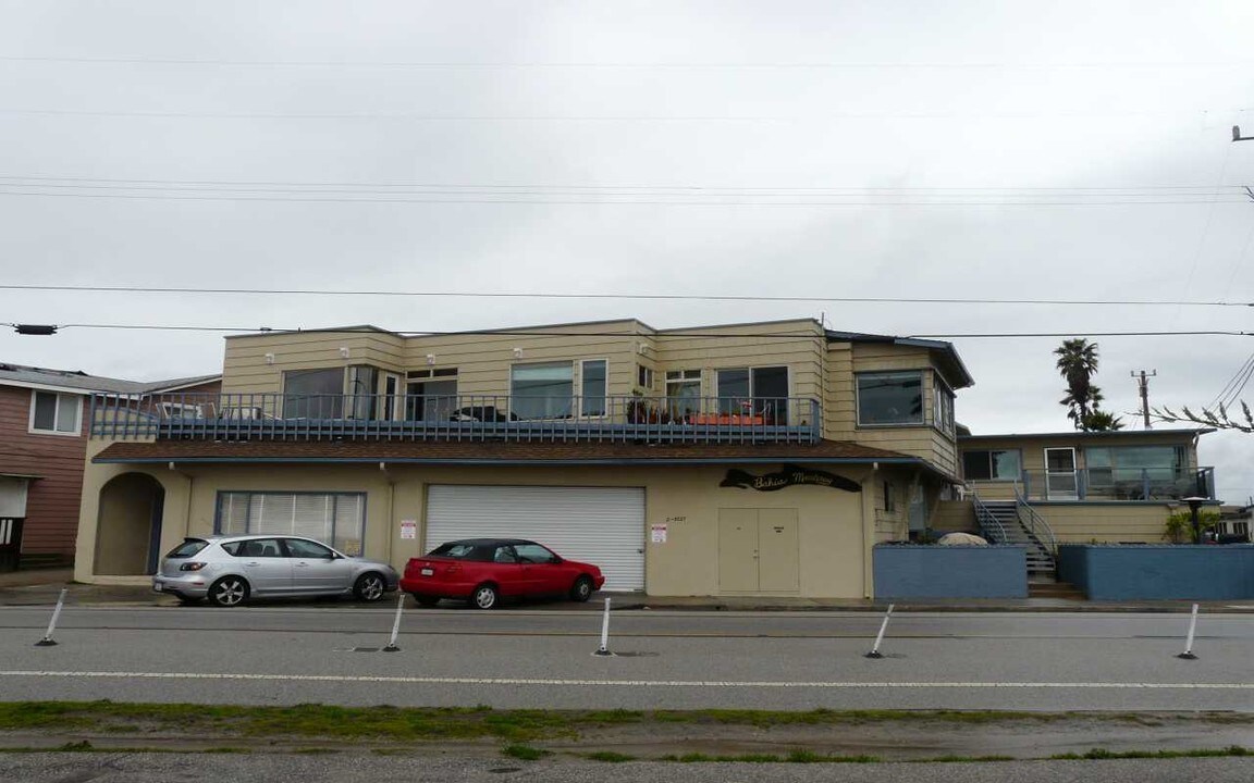 23727 E Cliff Dr in Santa Cruz, CA - Building Photo