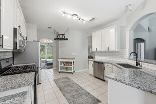 21812 Grand Lancelot Dr in Kingwood, TX - Building Photo