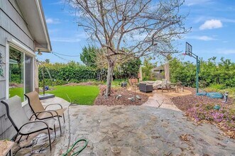 5346 E Falls View Dr in San Diego, CA - Building Photo - Building Photo