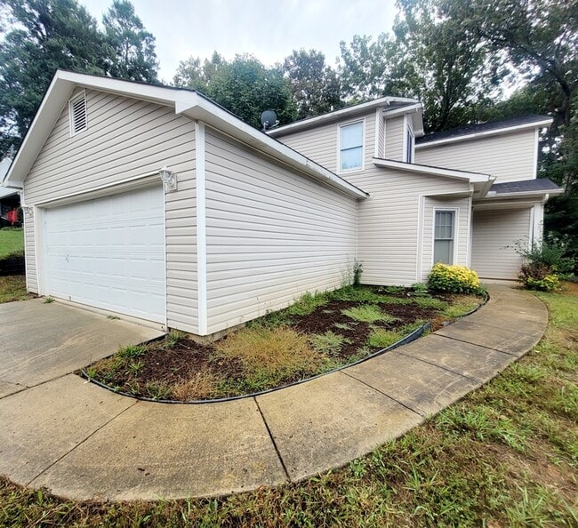 property at 508 Farmingdale Rd SE