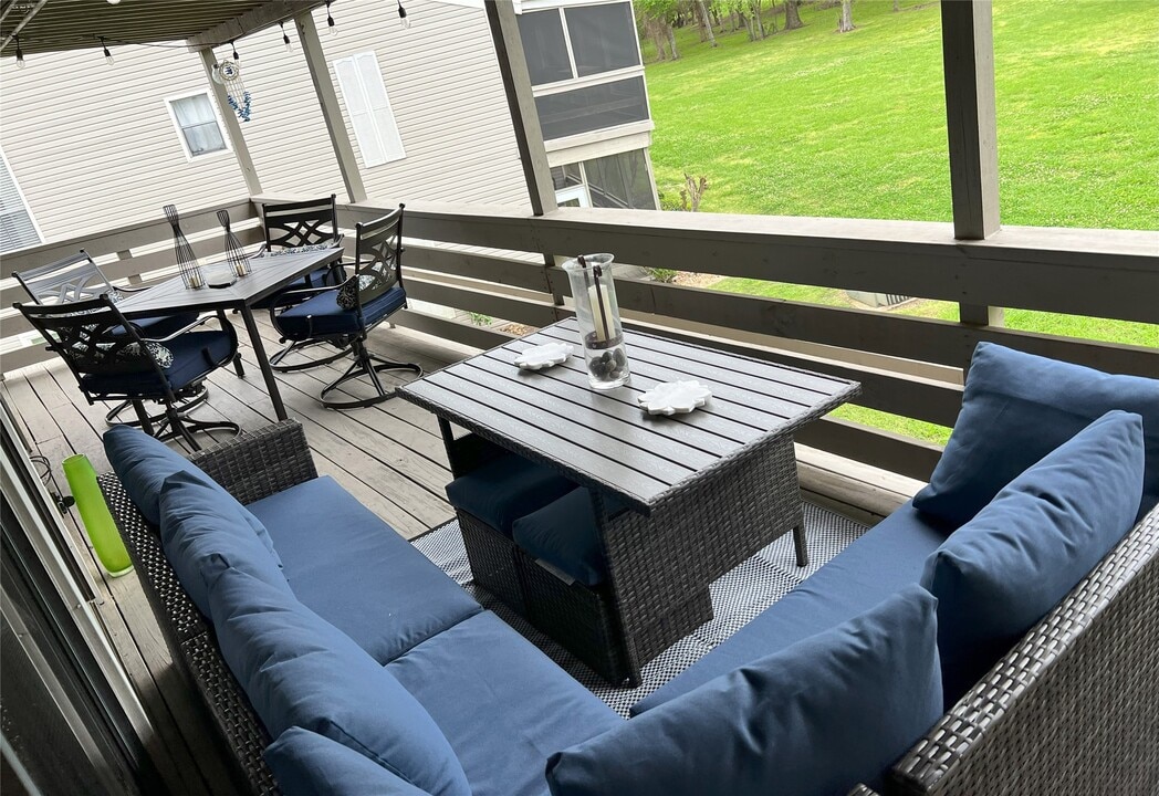 164 April Point Dr N in Montgomery, TX - Building Photo