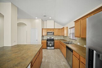 17915 Pinewood Green in Houston, TX - Building Photo - Building Photo