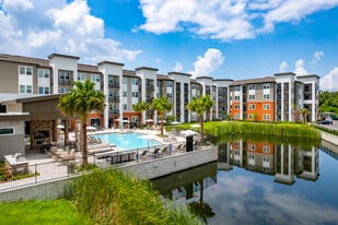 Weston 4 Hundred in Kissimmee, FL - Building Photo