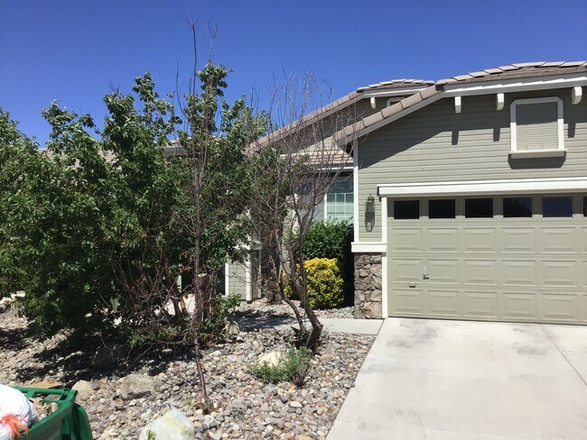 612 Champions Dr in Dayton, NV - Building Photo - Building Photo
