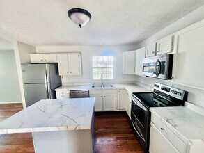 2308 Sundew Ave in Grove City, OH - Building Photo - Building Photo