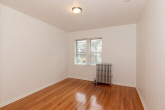 8001-8003 S Muskegon Ave Chicago, IL 60617 in Chicago, IL - Building Photo - Building Photo